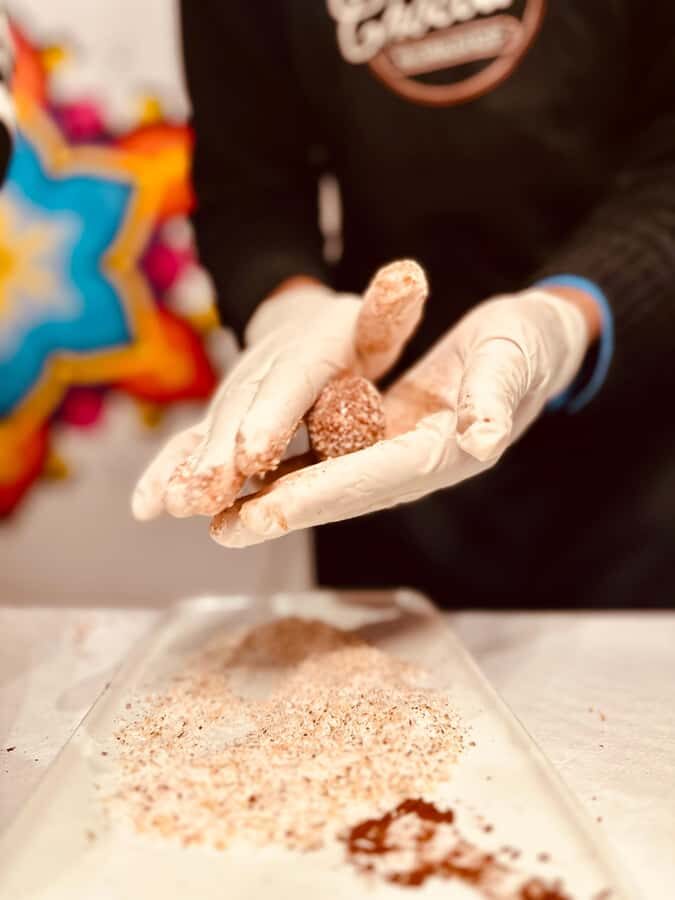 1.5h Cusco Chocolate Workshop - Truffles & Hot Chocolate - Toppings and timing: why the pro tips actually matter
