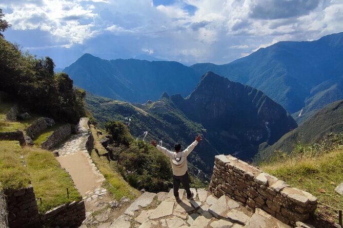2-Day & 1-Night Private Inca Trail from Cusco to Machu Picchu - Guide Carlos: the kind of support that changes your Machu Picchu experience