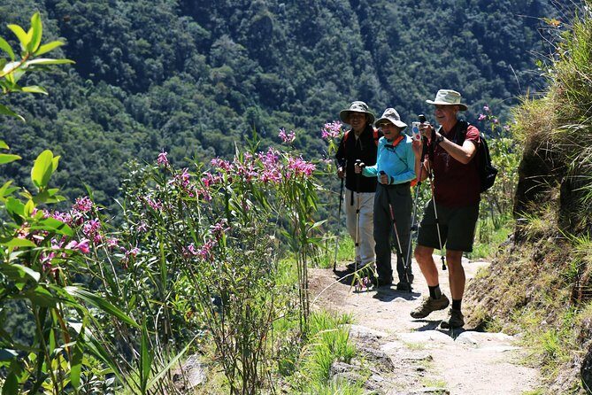 2-Day Inca Trail to Machu Picchu with Panoramic Train - Cusco to Ollantaytambo to Km 104: the long start that sets the day up