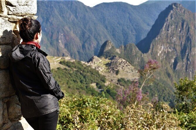 2 Day Machu Picchu Tour by Car - Aguas Calientes dinner, hot springs, and night-time decompression