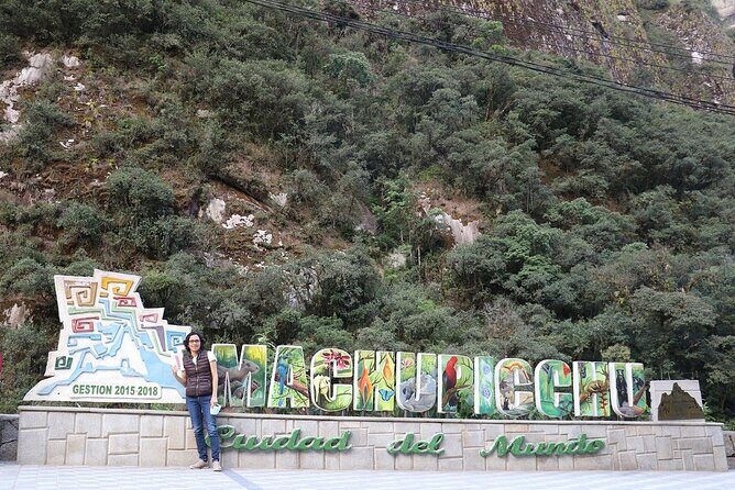2-Day Machu Picchu Tour by Expedition Train or Voyager Train - The human part: support and guide quality that gets praised