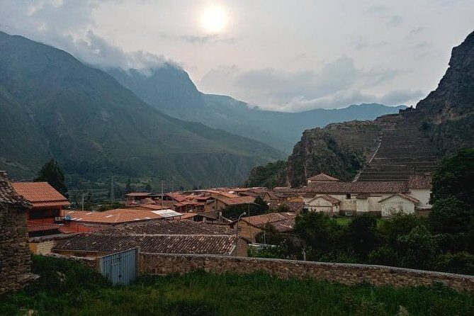 2 Day Machu Picchu Tour Unique Journey with Sunrise & Local Guide - Cusco to the Sacred Valley: why this route feels efficient