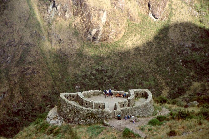 2-Day Private Short Inca Trail to Machu Picchu - Wiñaywayna to Inti Punku: The 11 km Day-1 Finish to Machu Picchu
