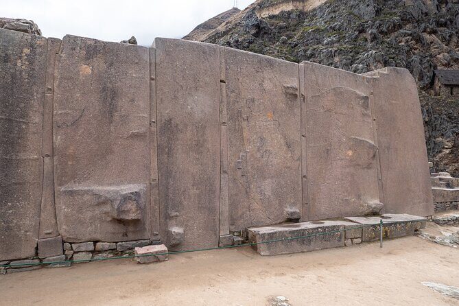 2-Day Sacred Valley & Machu Picchu by Train - Small Group Tour - Awana Kancha alpacas and the Taray viewpoint: the Sacred Valley warm-up