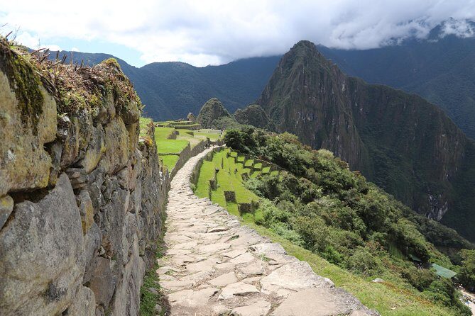 2-Day Sacred Valley of the Incas and Machu Picchu Tour - Urubamba Valley Lunch: The Break Between Ruins
