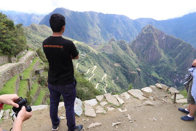 2-Day Sacred Valley of the Incas and Machu Picchu Tour - Machu Picchu Sunrise Entry: Bus at 05:30, Guide at the Gate