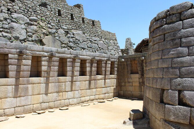 2-Day Tour at Sacred Valley and Machu Picchu by Train - Parque Arqueológico Pisac and Ollantaytambo: Inca Stonework With Mountain Setting