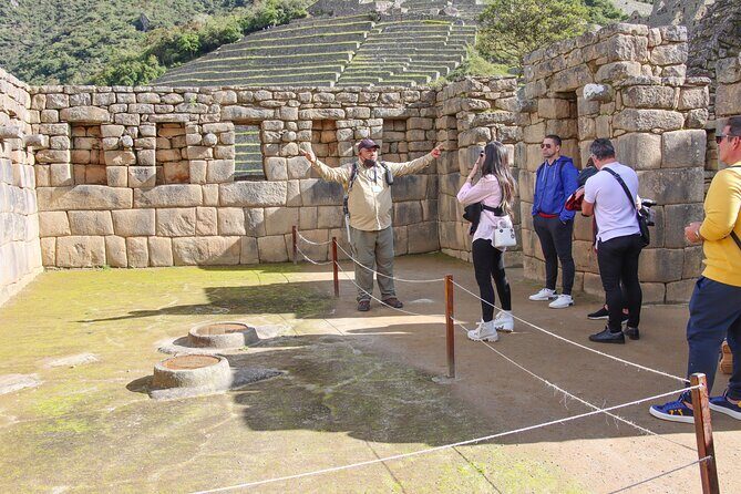 2-Day Tour of the Sacred Valley and Machu Picchu by Train - The train to Aguas Calientes: why this part is worth paying for