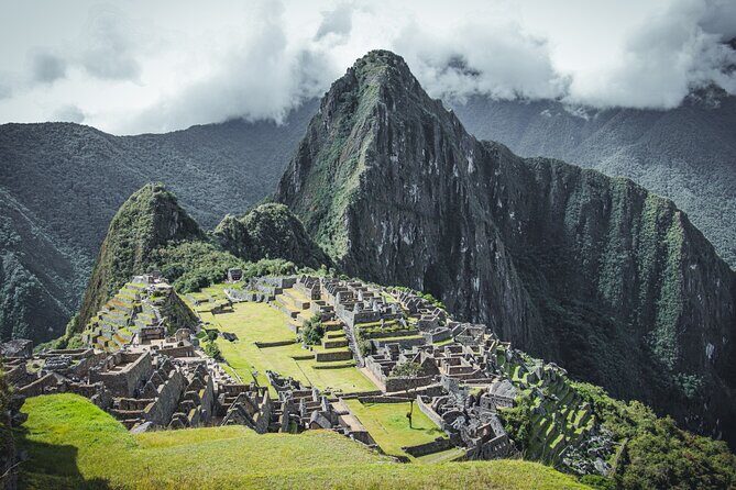 2-Day Tour of the Sacred Valley and Machu Picchu by Train - Overnight in Aguas Calientes: your breathing room before Machu Picchu