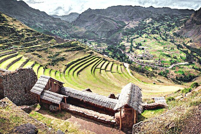 2-Day Tour of the Sacred Valley and Machu Picchu by Train - Sacred Valley day: Pisac, terraces, and the animal encounter