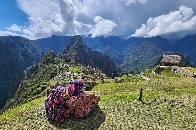 2-Day Tour:Sacred Valley and Machupicchu from Cuzco - Day 1 in the Sacred Valley: Chinchero to Ollantaytambo