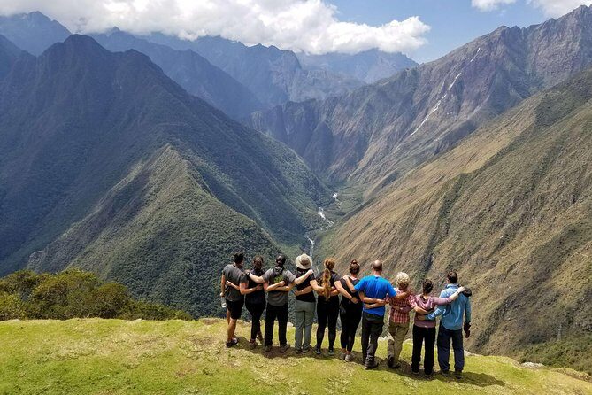 4 days - Inca Trail to Machu Picchu - Group Service - Guides, porters, and food: the comfort engine of this trek