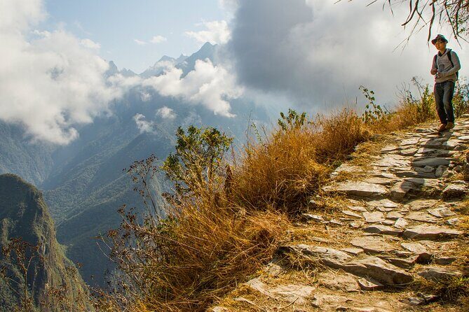 4 Days Inca Trail To Machu Picchu - Day 1: From Km 82 to Huayllabamba (Patallacta Lunch Included)