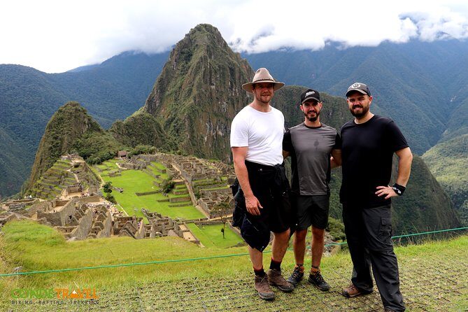 4-Days Inca Trail Trek to Machu Picchu - Porters, Chef, and a Guide Who Can Read the Trail