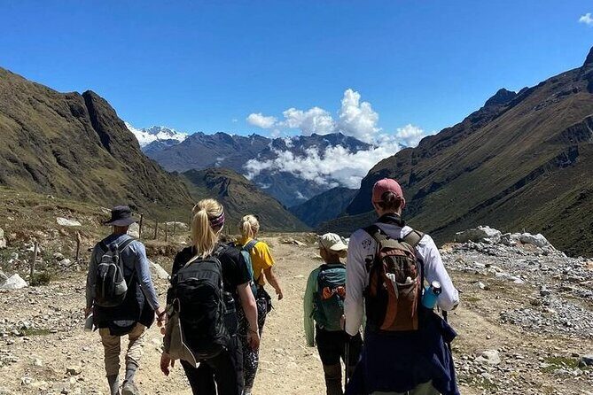 5-day adventure Trek Salkantay to Machu Picchu - Day 3: Lucmabamba and the Jungle-Coffee Reset