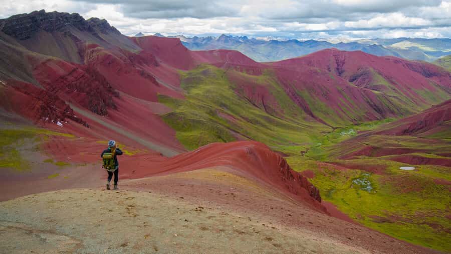 Arrive before the crowd to the Mountain in private service - A 3:30 a.m. start that actually makes sense for Rainbow Mountain