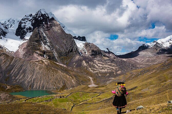 Ausangate Trek to Rainbow Mountain 3 Days - Day 2: Chillca Apacheta (4,990 m), mountain spirits ceremony, and Ananta Pata