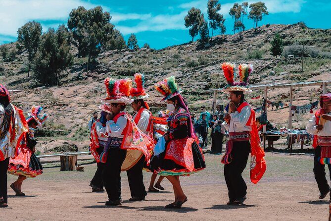 Best of Peru in 6 days: Cusco, Machu Picchu and Lake Titicaca - Lake Titicaca: Uros floating reeds and Taquile’s textile traditions
