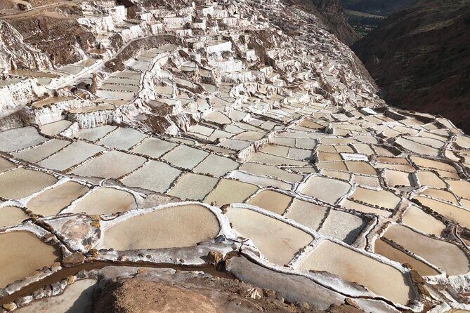 Chinchero, Maras, Moray and Salt Mines from Cusco, Guide & driver - How the Cusco pickup and private vehicle shape your day