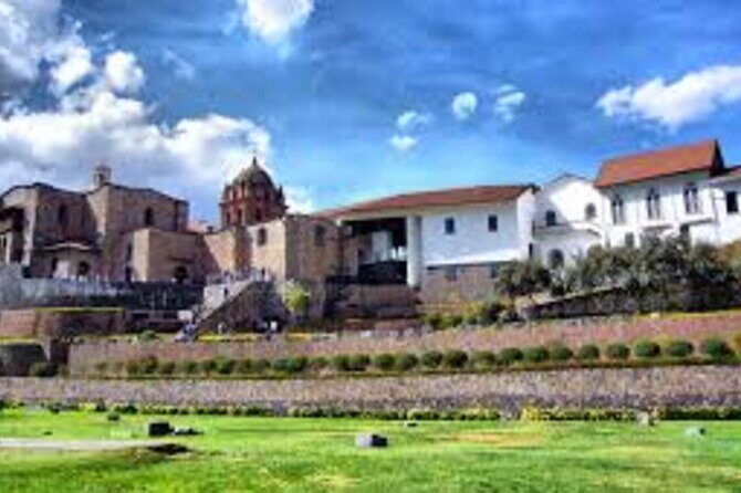 City Tour Cusco, Qoricancha, Sacsayhuaman, Qenqo, Pucapucara and Tambomachay - Stop 2: Q’enqo and the three worlds (Ukhupacha, Kaypacha, Hanaqpacha)