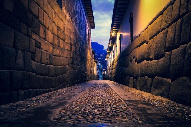 City walking tour by the Magical Cusco - San Blas for 1 Hour: Crafts, Traditional Streets, and a Gentle Warm-Up