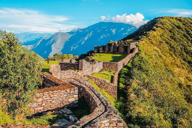 Classic Choquequirao Trek – 5 Days / 4 Nights - Day 1: Cusco to Cachora views, then the long descent to Chiquisca
