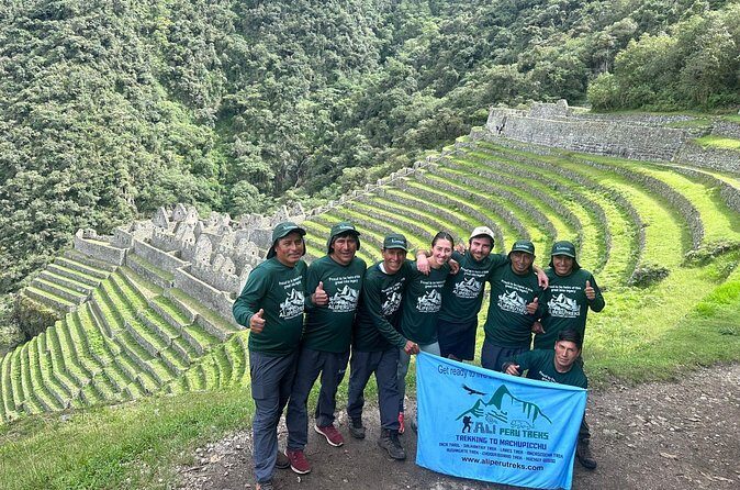 Classic Inca Trail 4D/3N to Machupicchu - Day 3: Cloud forest hiking to Phuyupatamarca, then Wiñay Wayna