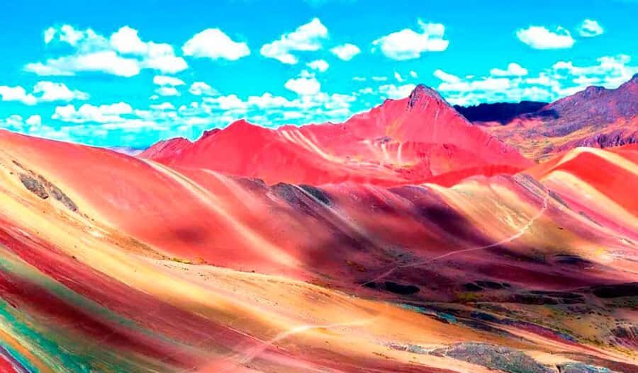 Colorful mountain tour Palcoyo | Cusco - The 2-hour hike: moderate pace, planned breaks, and walking sticks