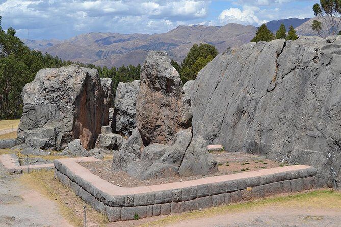 Cusco City Tour Half Day - Visit Sacsayhuaman & Kenko - Q’enqo: a carved monolith and a canal with no confirmed purpose