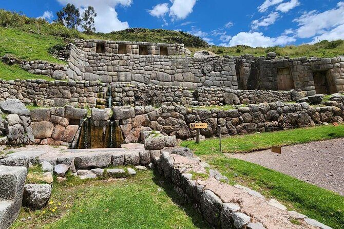 Cusco: City Tour - Mystical Ruins - Tambomachay: the worship of water and the idea of youth