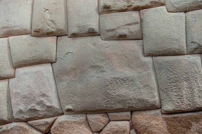 Cusco: Cultural & Historic Walking Tour with Local Drinks - Calle Siete Borreguitos: charango and quena, explained by makers