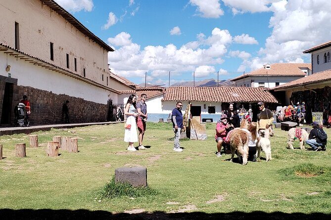 Cusco: Cultural & Historic Walking Tour with Local Drinks - Plaza de Armas: start where Cusco’s story keeps looping