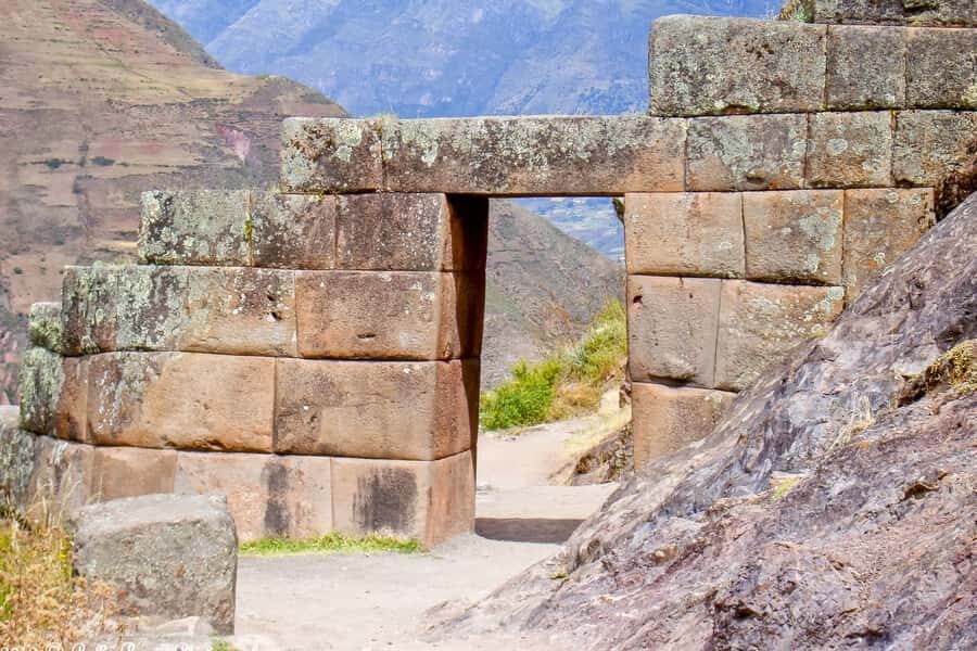 Cusco: Full-Day Sacred Valley History Tour - Pisac Market: Color, Crafts, and Inca-Era Agriculture