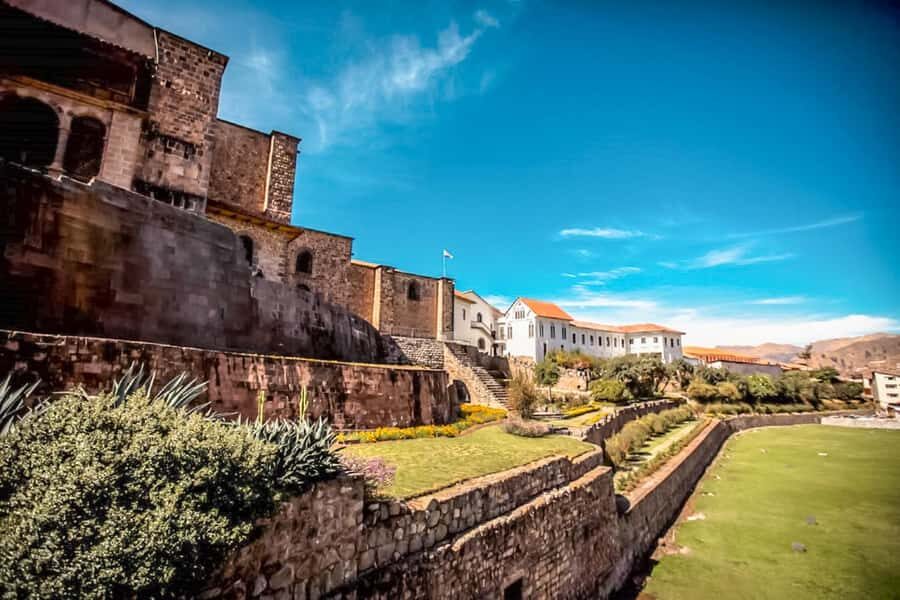 Cusco: Half-Day City and Nearby Archaeological Sites Tour - Quenqo: religious space with a quieter vibe
