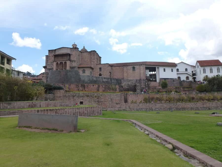 Cusco : Half-Day Explore Inca Ruins qoricancha sacsayhuaman - Meeting at Plaza de Armas: the part that makes the morning feel easy