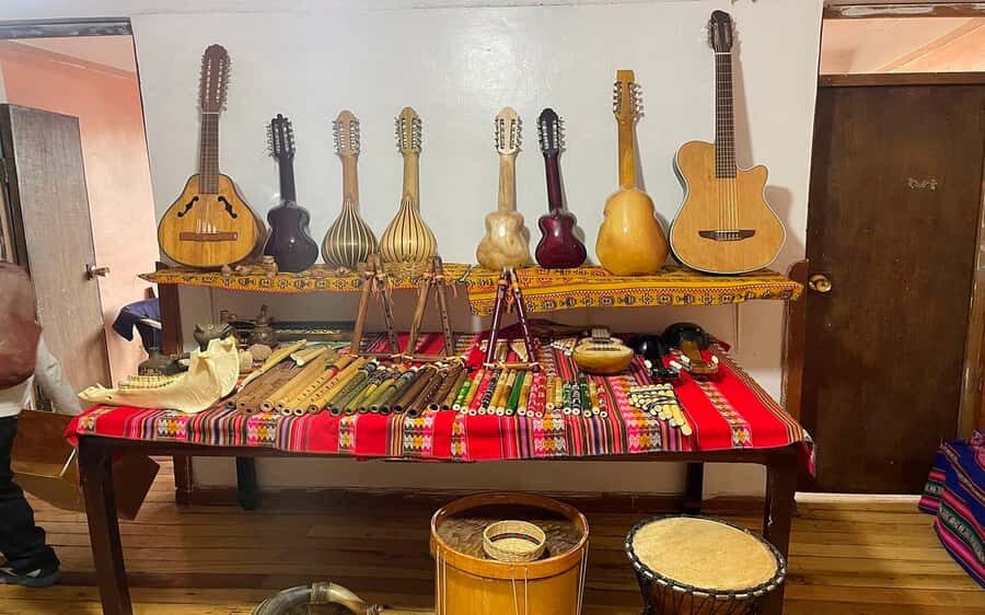 Cusco : Historical walking tour and tourist lookout point and Andean music show - Colonial Corners and the Best Balcony Moments