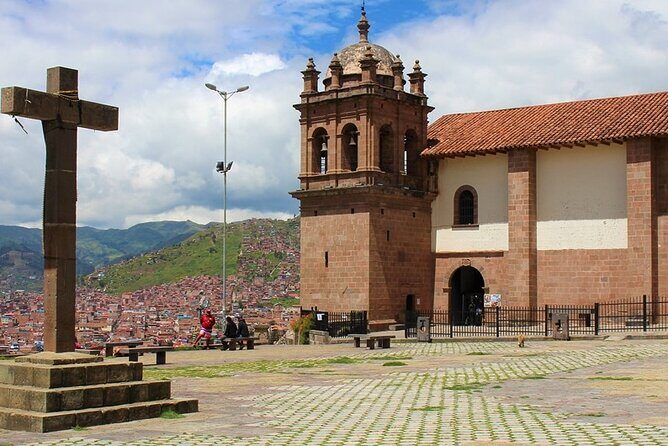 Cusco Hop-On Hop-Off Tour - The guide aboard: English commentary that saves you time