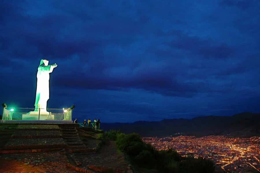 Cusco: Legends and History Night Tour with Pisco Sour - San Blas after dark: legends on old streets