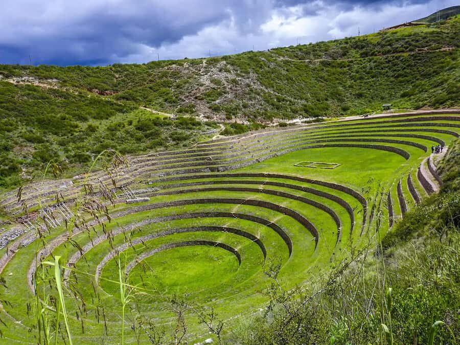 Cusco: Moray, Maras Salt Mines, and Chinchero Weavers Tour - Moray’s Inca terraces: how the irrigation system makes sense of the views