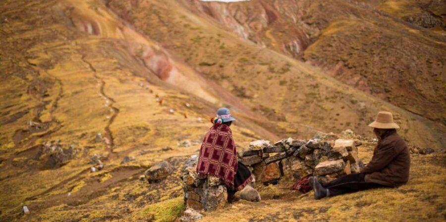 Cusco : Palcoyo - Rainbow Mountain Hidden Sister - Heading back down: why the return still feels worthwhile