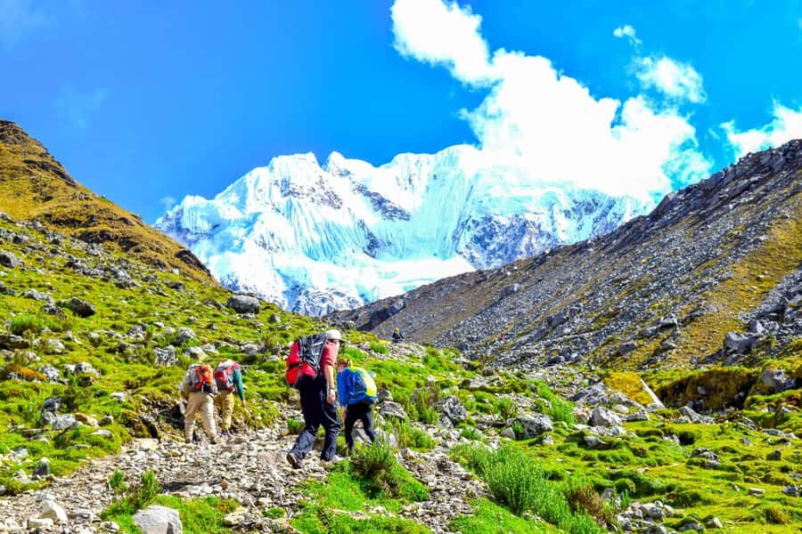 Cusco: Private Full-Day to Humantay Lake with Meals - Humantay Lake at 4,200 m: Photos, Stillness, and a Cultural Pause