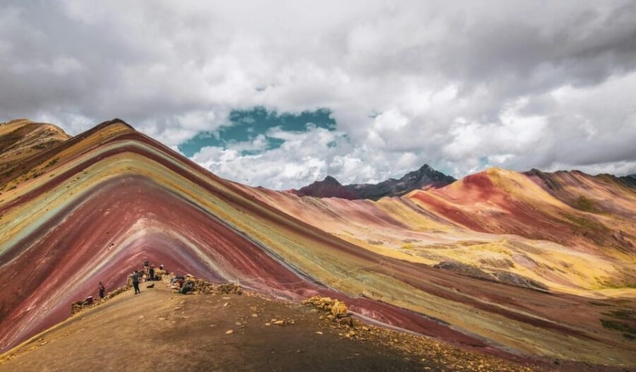 Cusco : Rainbow Mountain and Red Valley Tour - Summit views: Vinicunca colors and the Ausangate backdrop