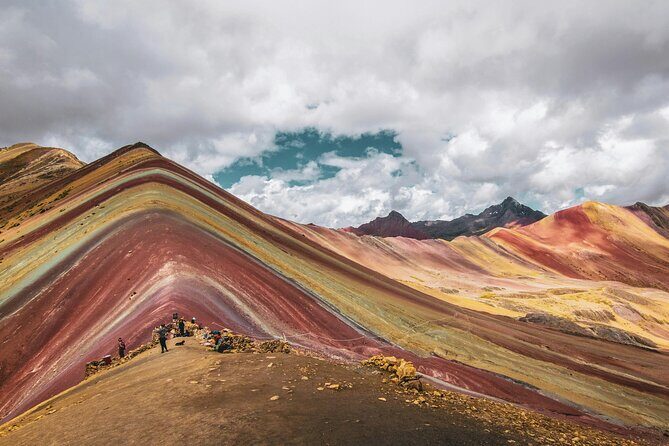 Cusco: Rainbow Mountains - Mountain of 7 Colors - Vinicunca - Vinicunca and Valle Rojo: why the colors look unreal