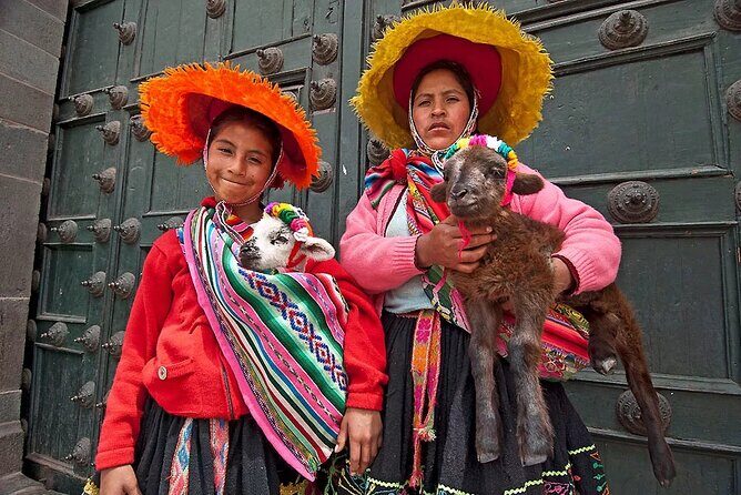 Cusco Sacred Valley Machupicchu & Rainbow Mountain - 4 Day Tour - Day 2 Sacred Valley highlights: Chinchero, Moray, Maras salt mines, Urubamba, and the train to Aguas Calientes