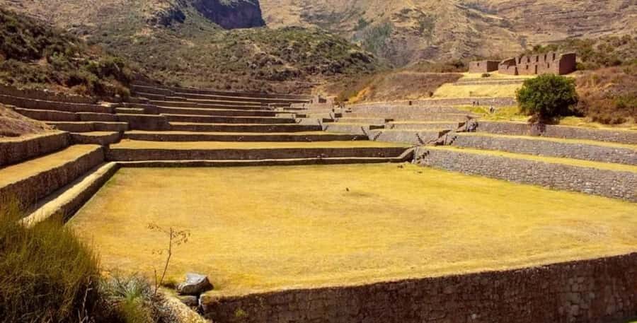 Cusco: Tipón, Pikillacta, and Andahuaylillas Tour - Pikillacta and Wari urban planning: walls, plazas, and a different kind of power