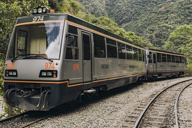 Cusco to Machu Picchu Full-Day Tour : Vistadome & Observatory Train - The 5:00am Start and the Transfer to Ollantaytambo