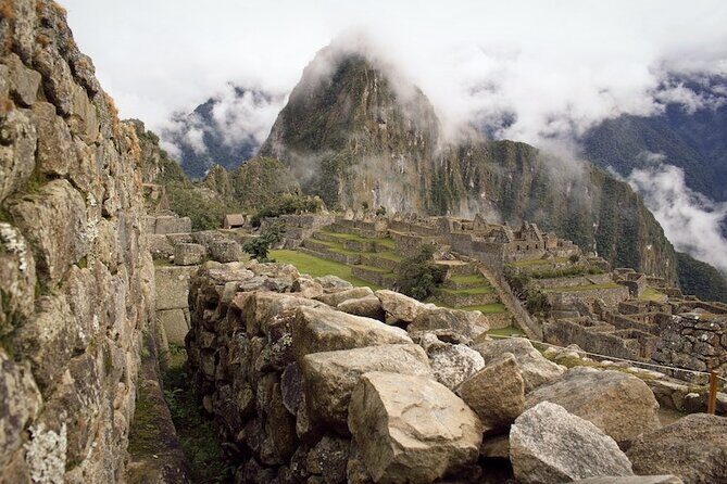 Cusco to Puno Direct Bus Transfer - Comfort on a Long Ride: Reclining Seats, Heat, Restroom