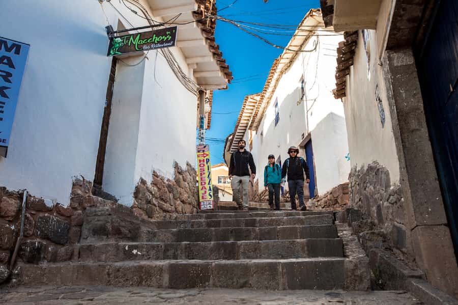 Cusco: Walking Tour Cusco - Plaza San Francisco: a final plaza before the market rush
