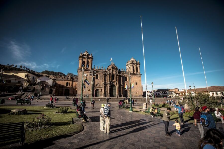Cusco: Walking Tour Cusco - San Pedro Market: thousands of products, one sensory route