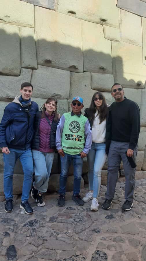 Cusco: Walking Tour with a Local Guide - Finding the Tour Near Plaza de Armas (Look for the Green T-Shirt)
